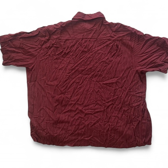 Claiborne Men's Deep Red Casual Button Down Shirt - Picture 4 of 4